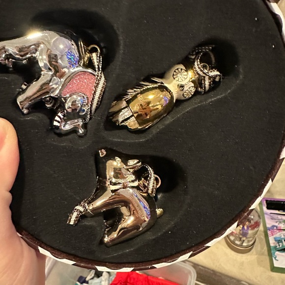 Henri bendel ornament set - Picture 1 of 3